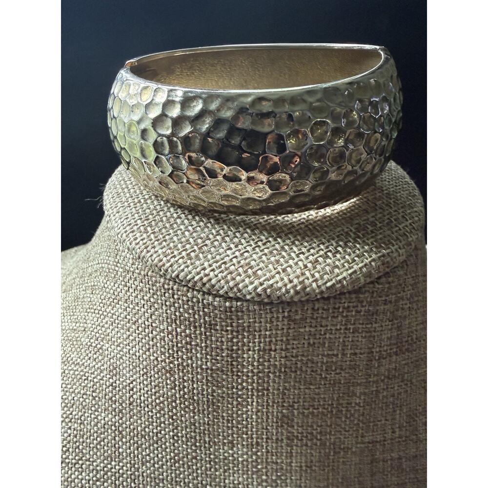 Vintage Silcer Gold Tone Hammered Metal Bangle Bracelet Hinged Capsule Chunky